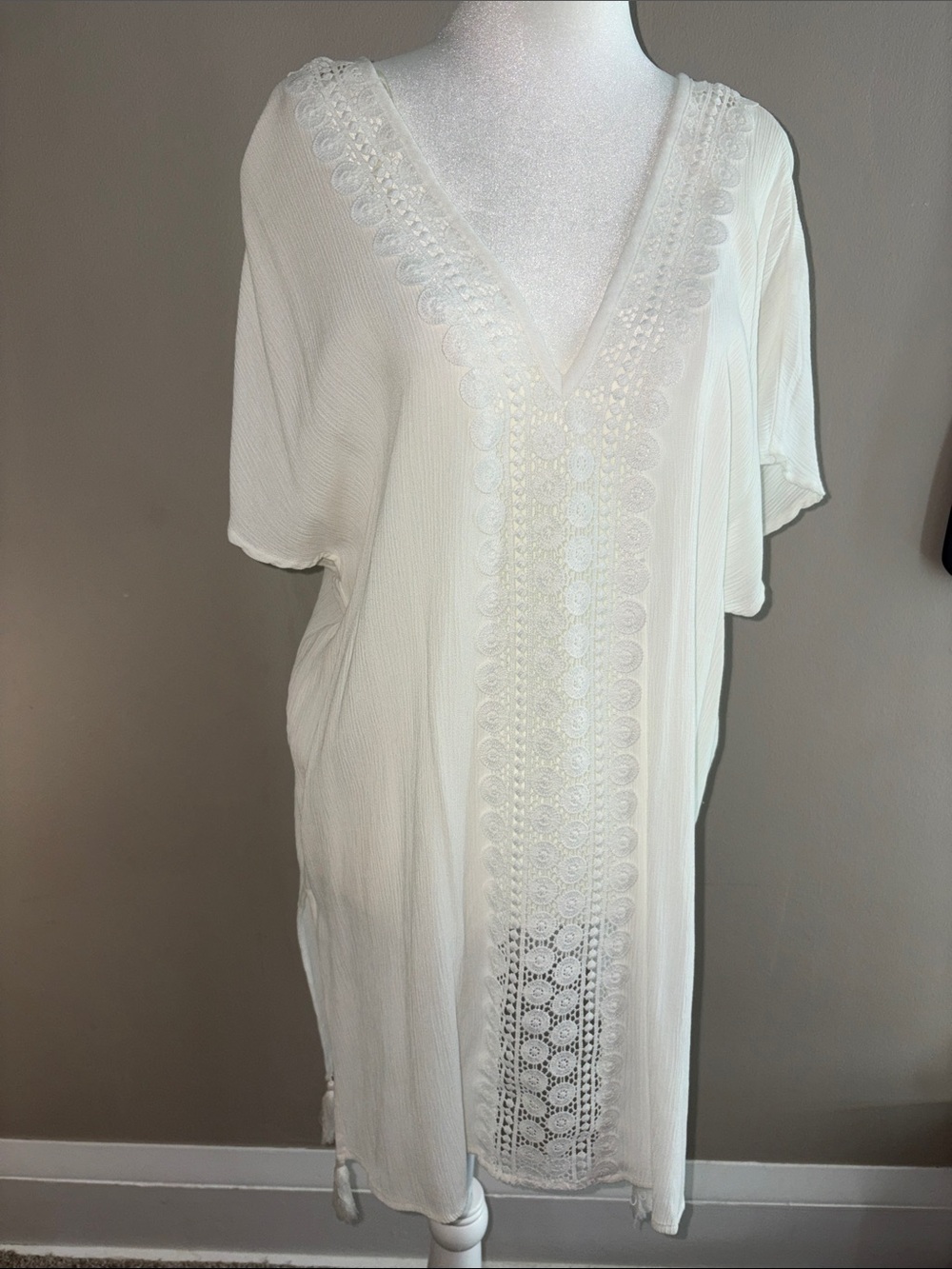 Kona Sol - Lace-Trim V-Neck Cover Up